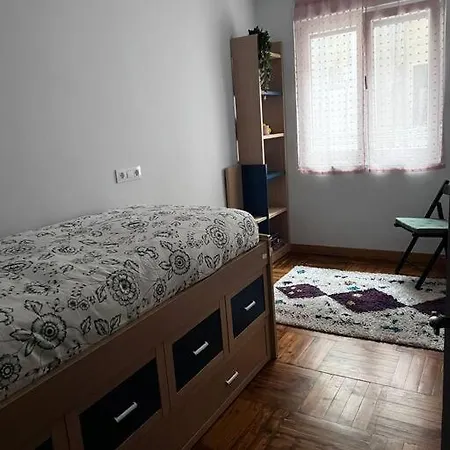 Amplio Piso A 400m De La Playa Appartamento Gijón