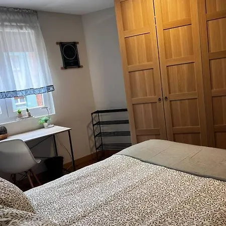 Amplio Piso A 400m De La Playa Appartamento Gijón